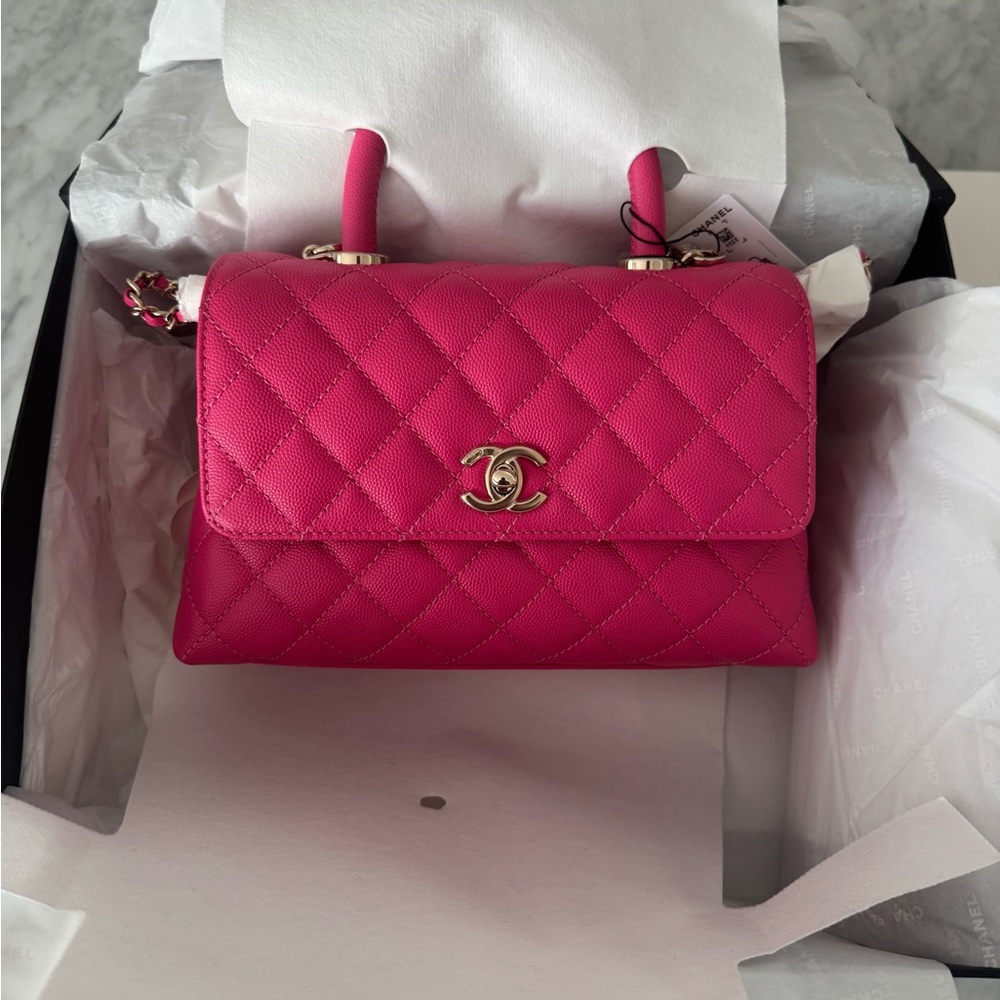 Chanel 22K Top Handle Flap Bag in Caviar Leather – Viva Magenta (Gold Hardware)